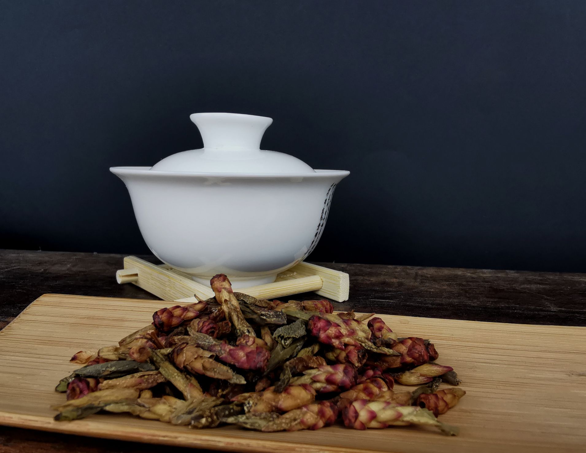 Ziquezui Purple Magpie Beak white tea